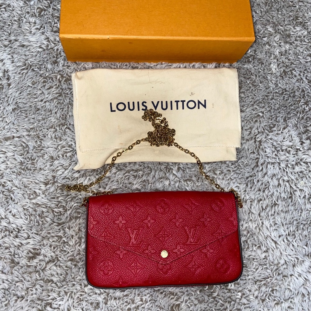 Mint condition - Félicie Pochette in Scarlet